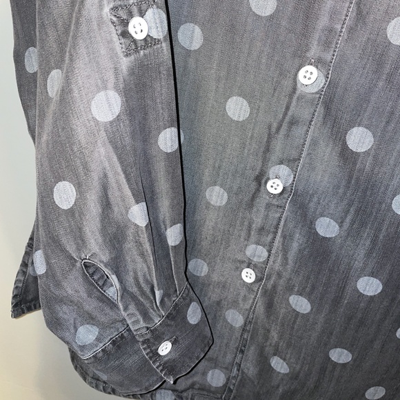 EUC Foxcroft Shaped Polka Dot Button Down Shirt 8P - Picture 5 of 7